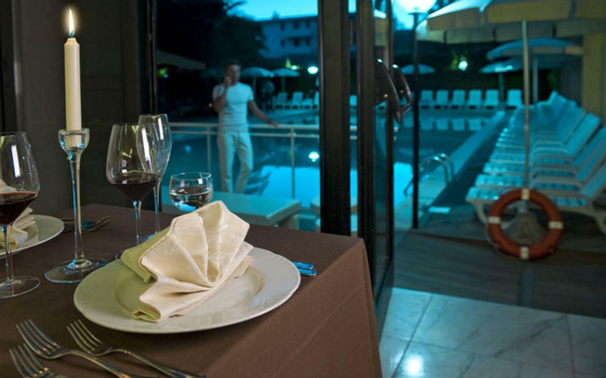 Park Hotel Kursaal Misano Adriatico Exterior foto